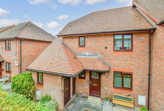 Lyons Crescent, Tonbridge, Kent - Wards of Kent