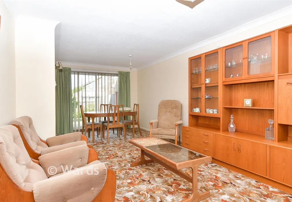 Lounge/Diner - Fountain Road, Strood, Rochester, Kent - Wards of Kent