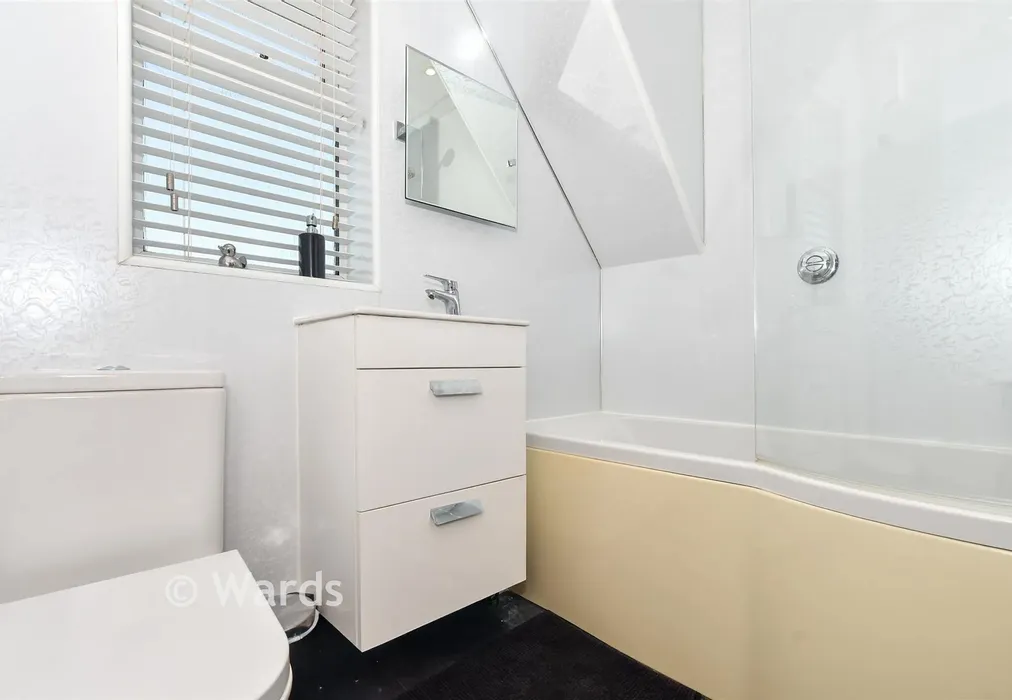 Bathroom - Forge Meadows, Headcorn, Kent - Wards of Kent