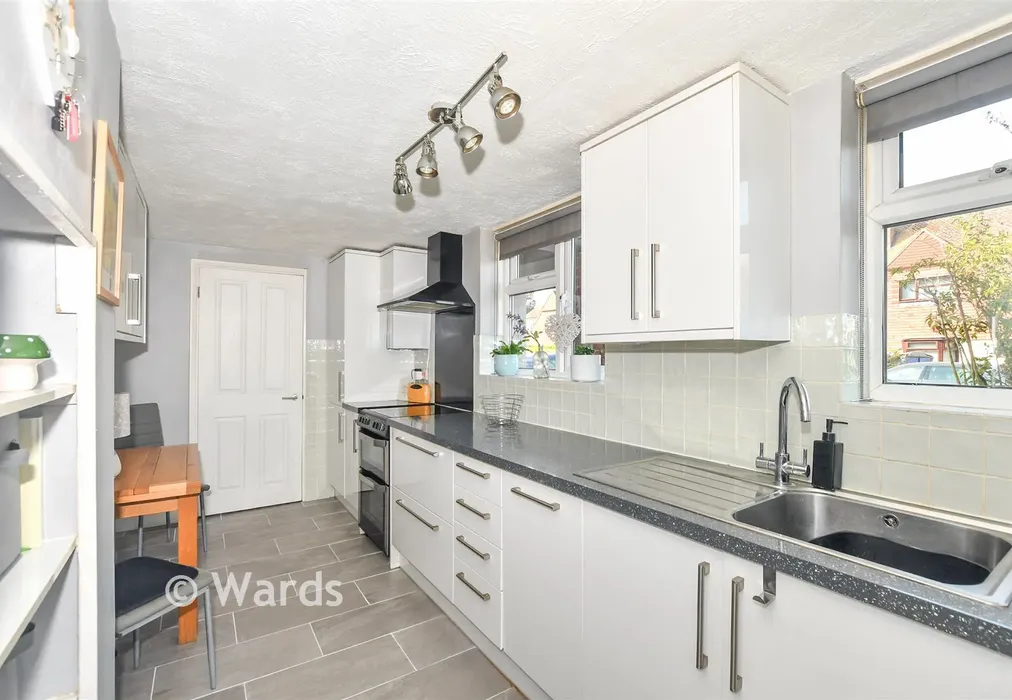 Kitchen - Forge Meadows, Headcorn, Kent - Wards of Kent