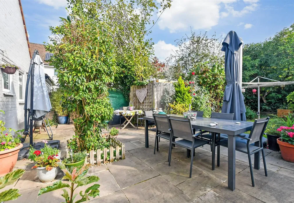 Patio / Decking - Forge Meadows, Headcorn, Kent - Wards of Kent