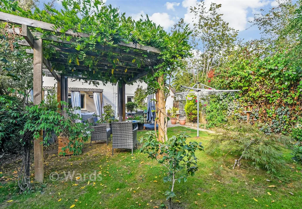 Rear Garden - Forge Meadows, Headcorn, Kent - Wards of Kent