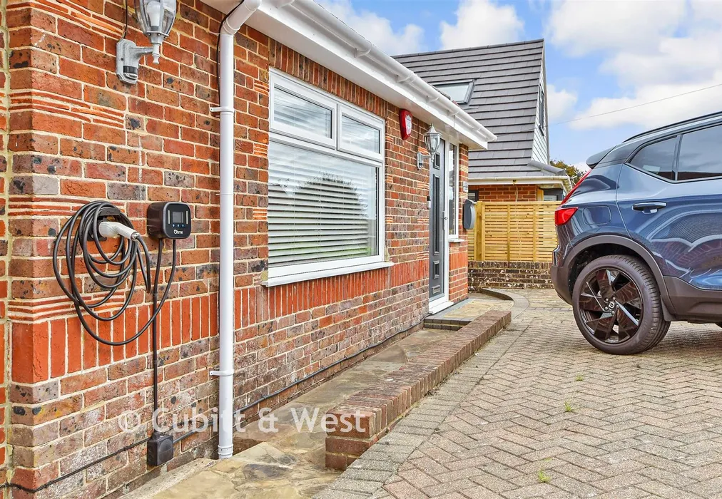 External Feature - Green Ridge, Brighton, East Sussex - Wards of Kent