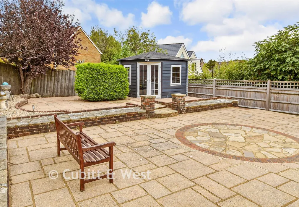Rear Garden - Green Ridge, Brighton, East Sussex - Wards of Kent