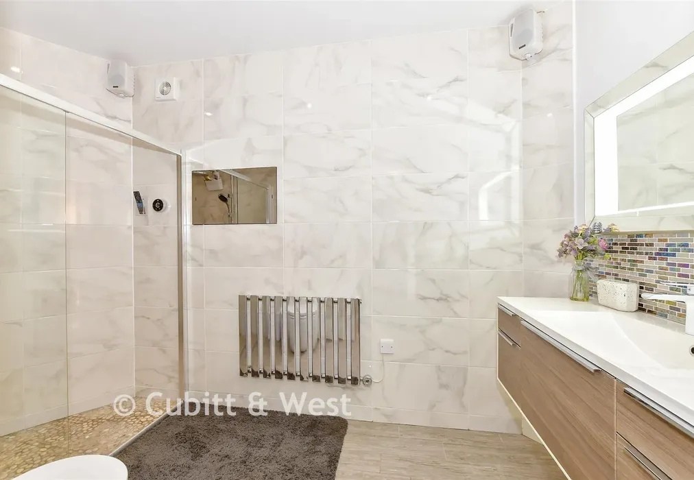 Shower Room - Boundary Way, Havant, Hampshire - Wards of Kent