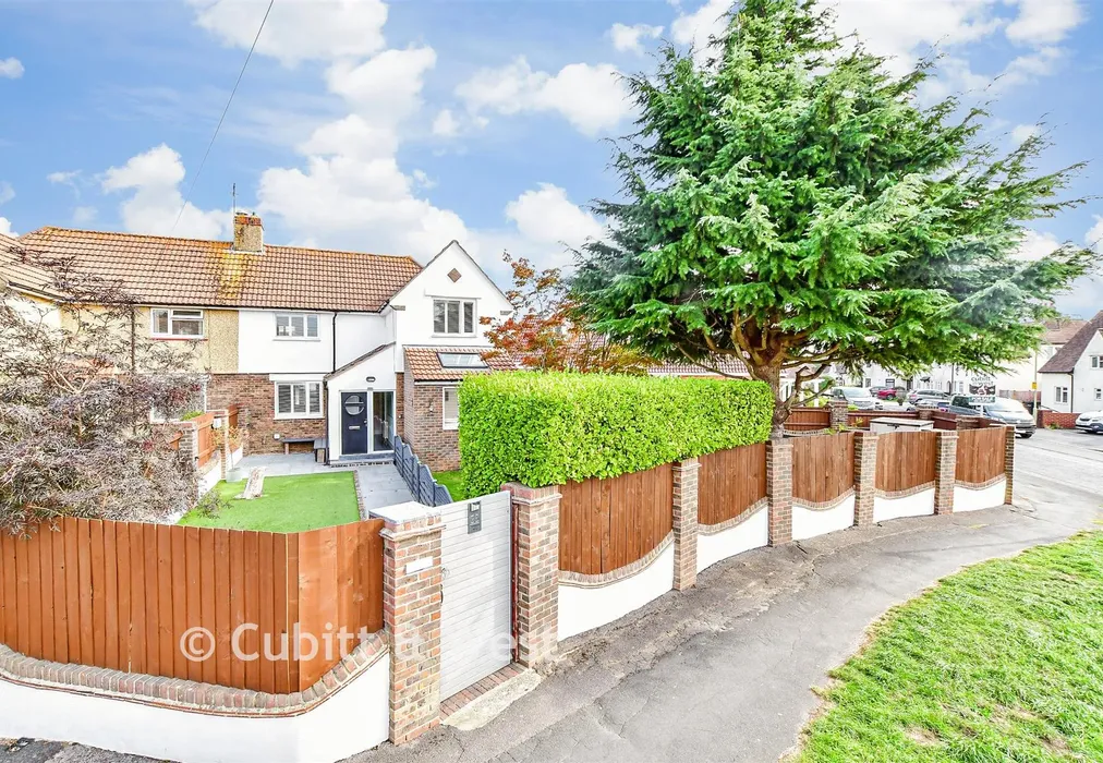 External Lifestyle Photograph - Boundary Way, Havant, Hampshire - Wards of Kent