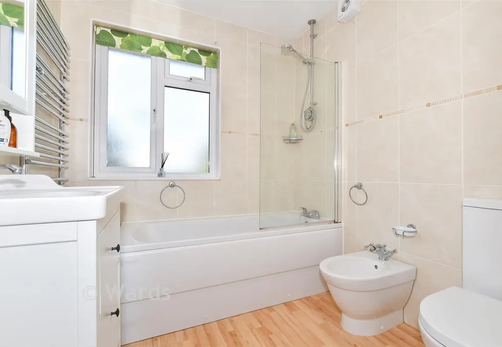 Bathroom - Linton Road, Loose, Maidstone, Kent - Wards of Kent