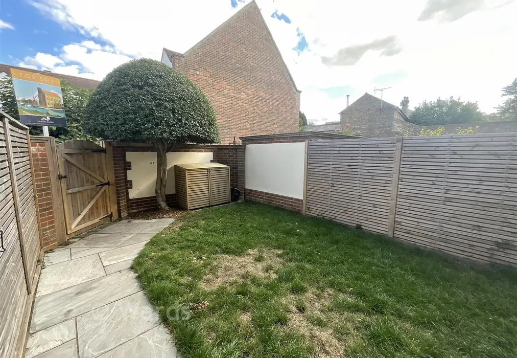 Rear Garden - Canute Road, Faversham, Kent - Wards of Kent
