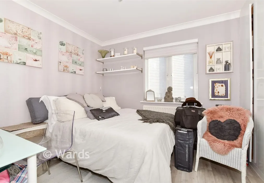 Bedroom 3 - The Lakes, Larkfield, Kent - Wards of Kent