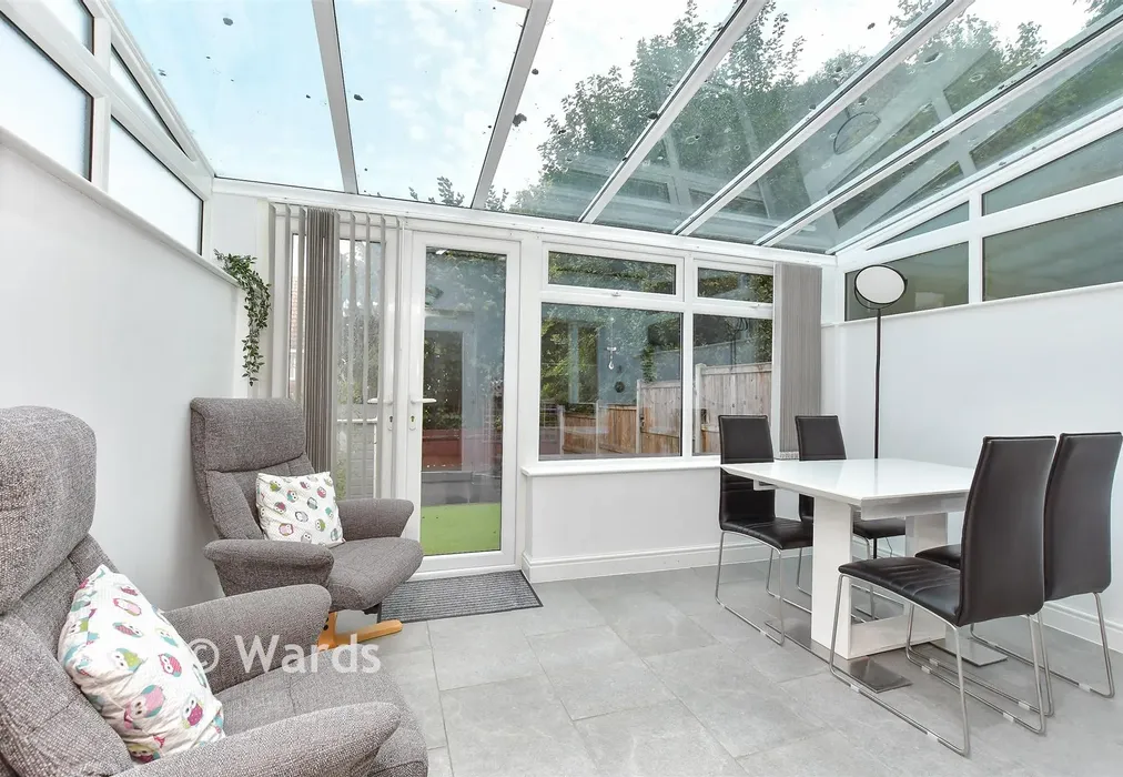 Conservatory - Finch Close, Faversham, Kent - Wards of Kent