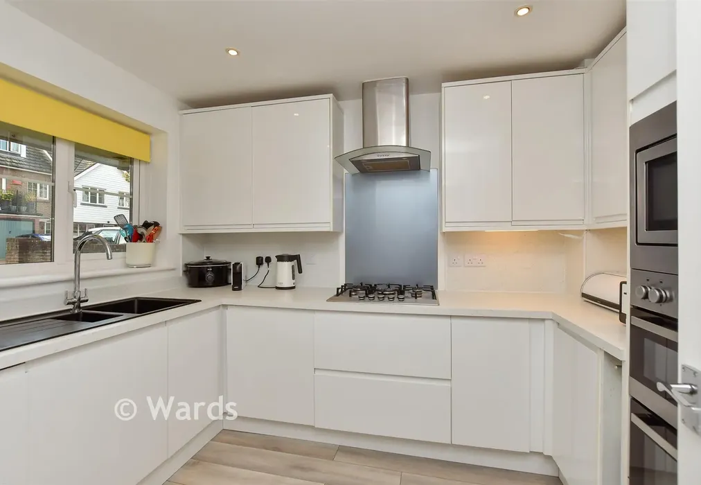 Kitchen - Finch Close, Faversham, Kent - Wards of Kent