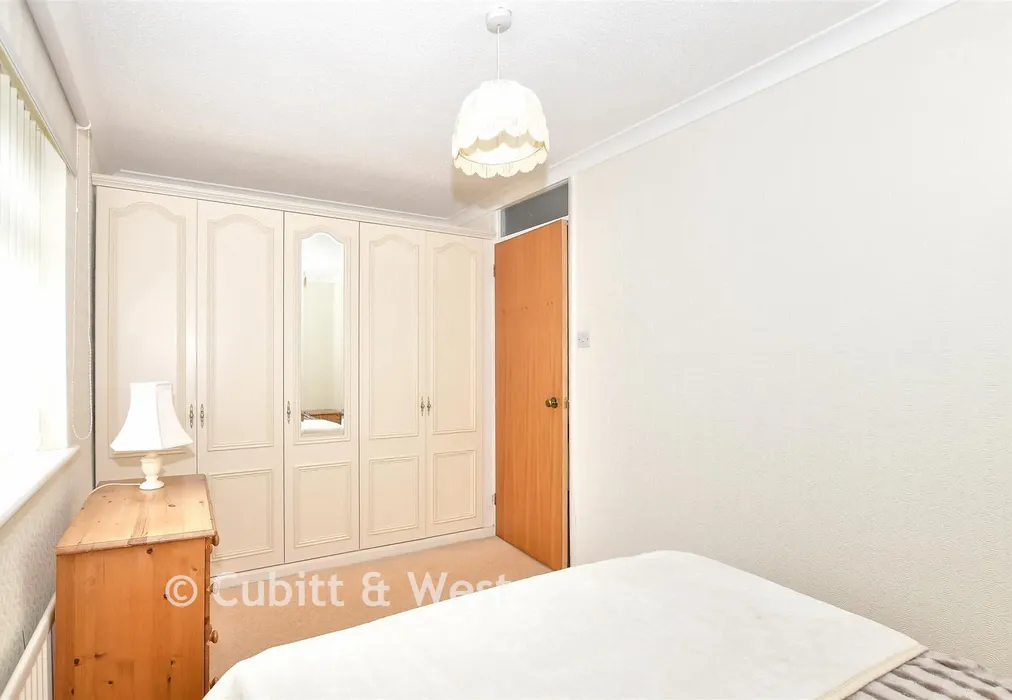 Bedroom 1 - Oliver Close, Crowborough, East Sussex - Wards of Kent