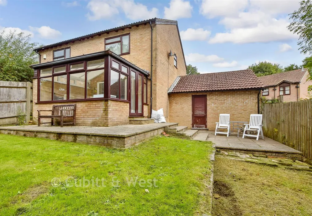 Rear Garden - Oliver Close, Crowborough, East Sussex - Wards of Kent