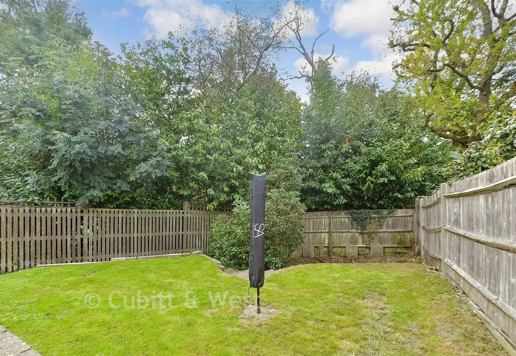 Rear Garden - Oliver Close, Crowborough, East Sussex - Wards of Kent