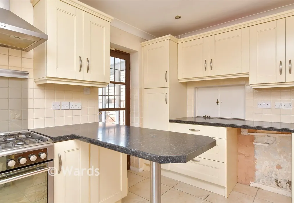 Kitchen - Bulrush Close, Walderslade, Chatham, Kent - Wards of Kent