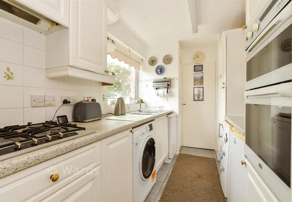 Kitchen - Lord Warden Avenue, Walmer, Deal, Kent - Wards of Kent