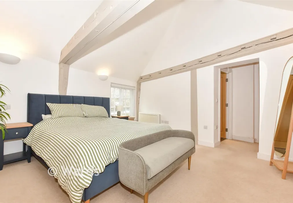 Bedroom 1 - Mercery Lane, Canterbury, Kent - Wards of Kent
