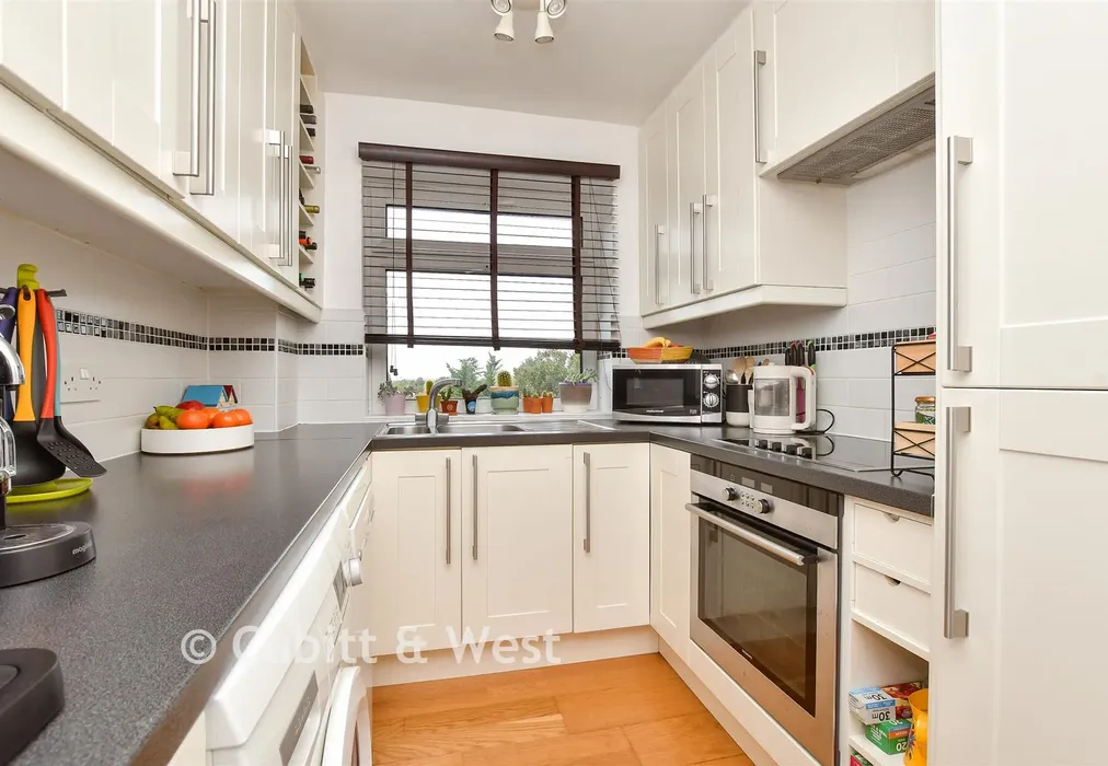 Kitchen - Ross Road, Wallington, Surrey - Wards of Kent