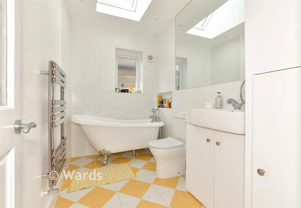 Bathroom - Bentley Avenue, Herne Bay, Kent - Wards of Kent