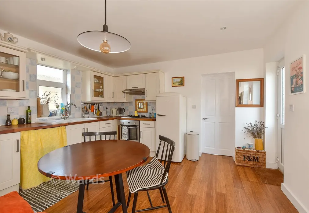 Kitchen/ Dining Room - Bentley Avenue, Herne Bay, Kent - Wards of Kent
