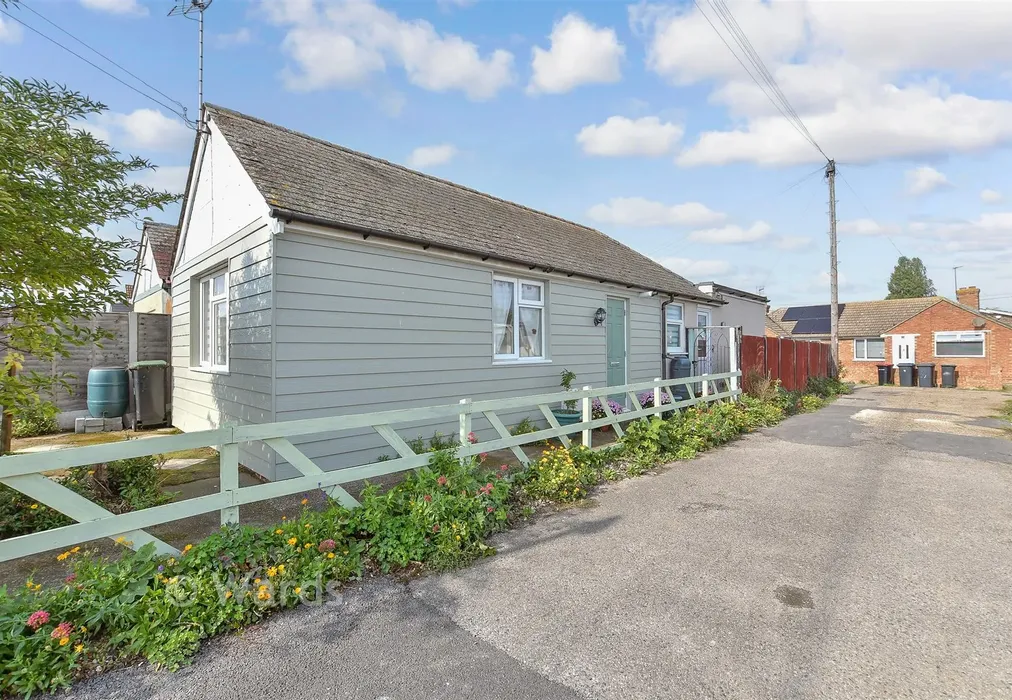 Brochure - Bentley Avenue, Herne Bay, Kent - Wards of Kent
