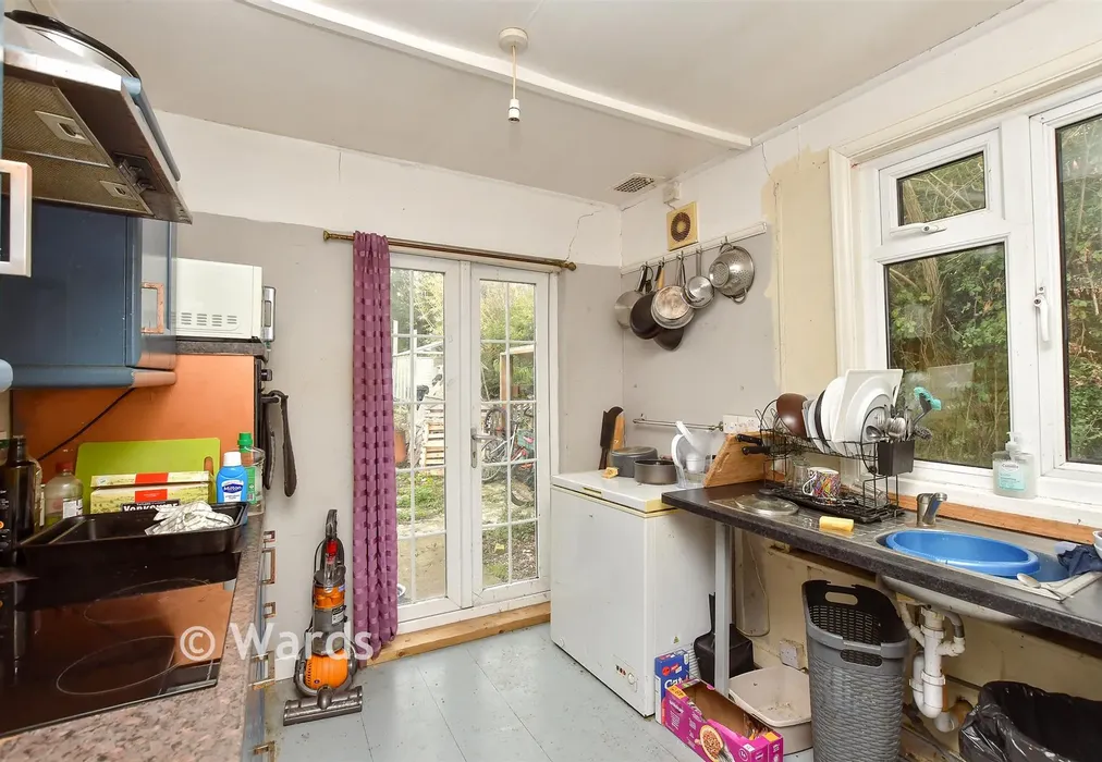 Kitchen - Highstreet Road, Hernhill, Faversham, Kent - Wards of Kent