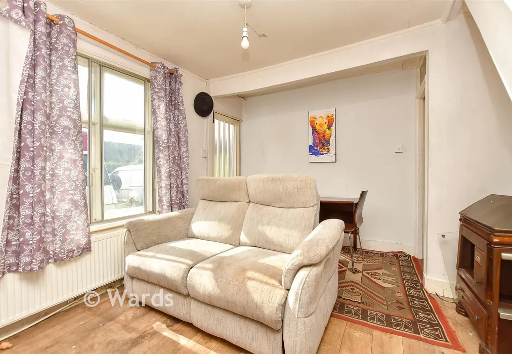 Lounge - Highstreet Road, Hernhill, Faversham, Kent - Wards of Kent