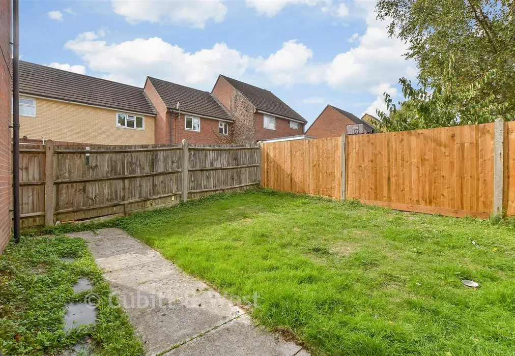 Rear Garden - Ramblers Way, Crawley, West Sussex - Wards of Kent