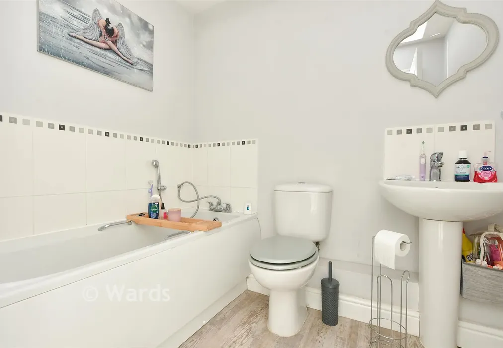 Bathroom - Stocking Road, Broadstairs, Kent - Wards of Kent