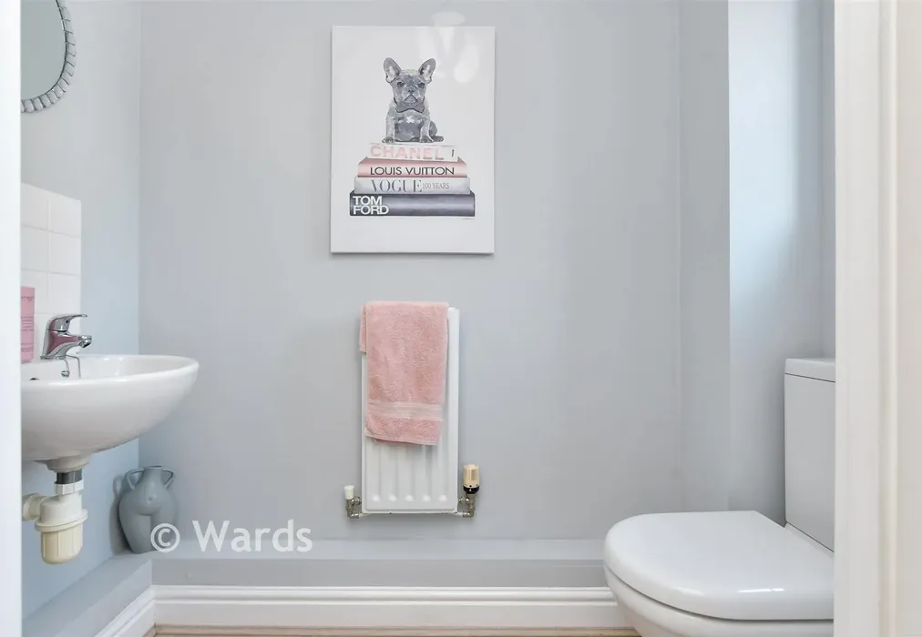 Cloakroom - Stocking Road, Broadstairs, Kent - Wards of Kent