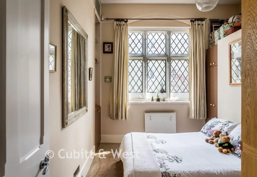 Bedroom 1 - High Street, Arundel, West Sussex - Wards of Kent
