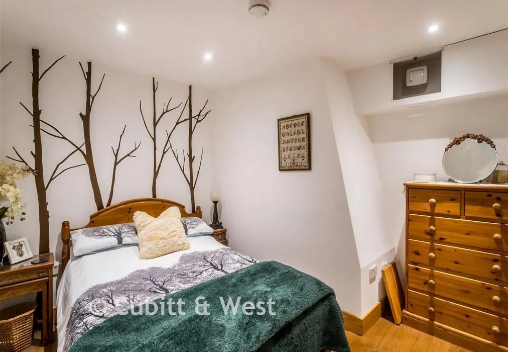 Bedroom 2 - High Street, Arundel, West Sussex - Wards of Kent