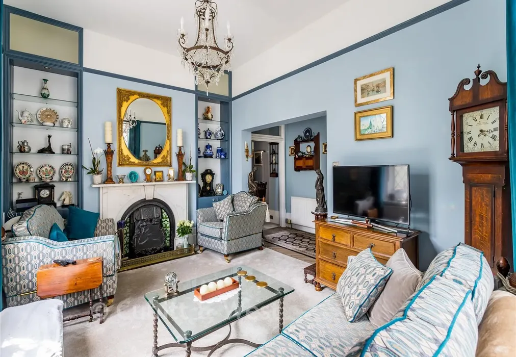 Lounge - High Street, Arundel, West Sussex - Wards of Kent