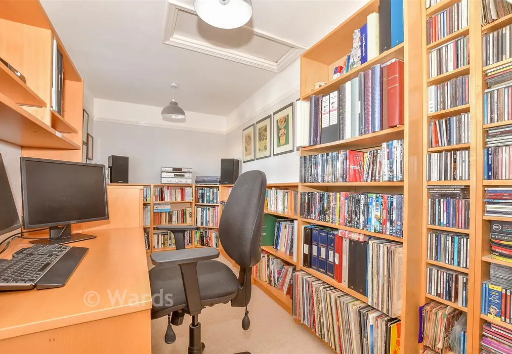 Bedroom 3 - Stirling Road, West Malling, Kent - Wards of Kent