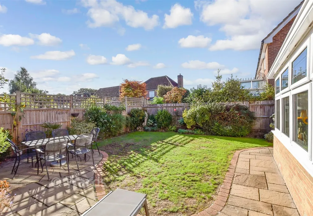 Rear Garden - Stirling Road, West Malling, Kent - Wards of Kent
