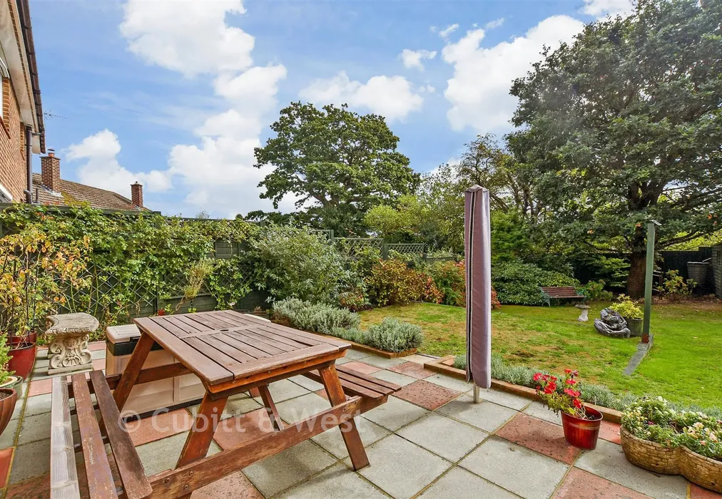 Patio / Decking - Blackthorn Road, Reigate, Surrey - Wards of Kent