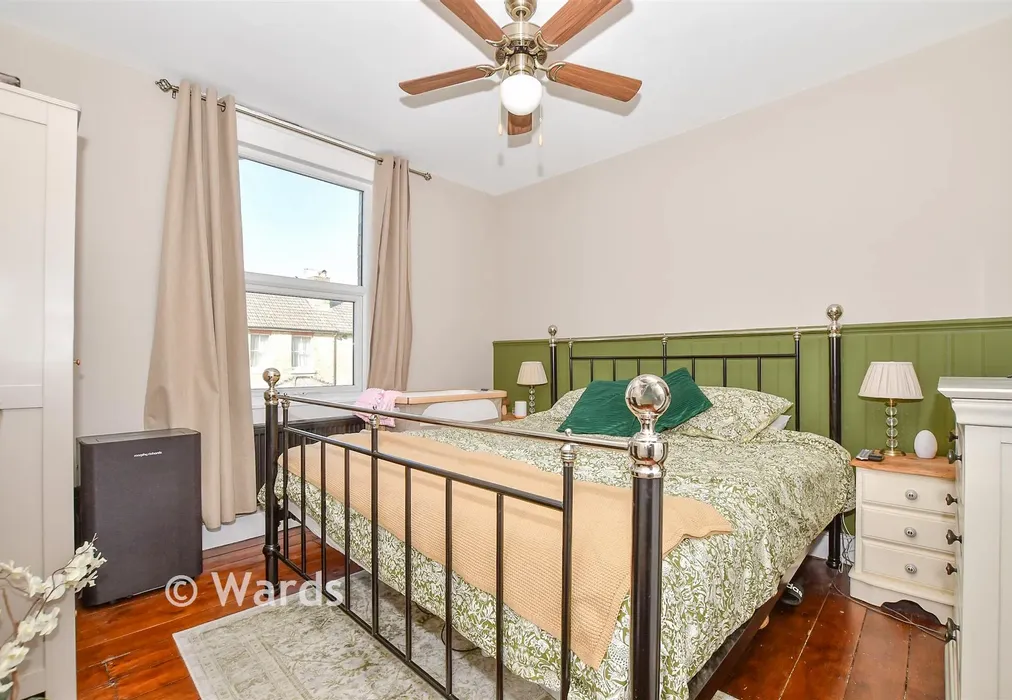 Bedroom 1 - Victoria Street, Maidstone, Kent - Wards of Kent