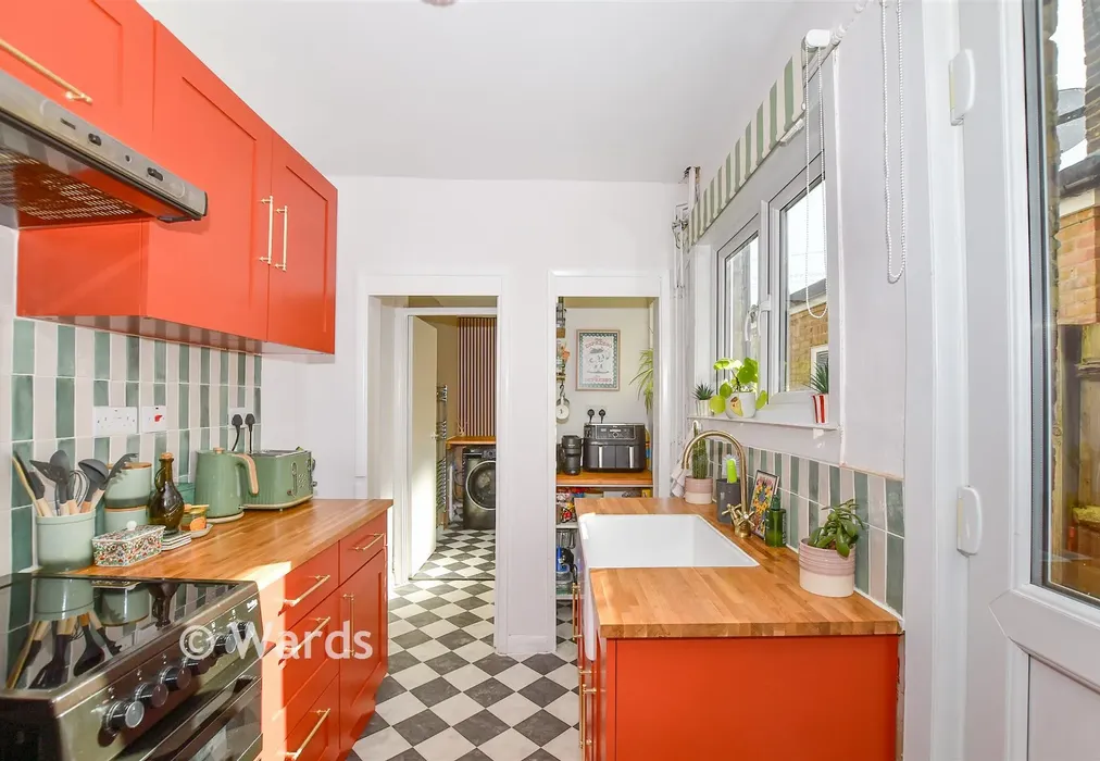 Kitchen - Victoria Street, Maidstone, Kent - Wards of Kent