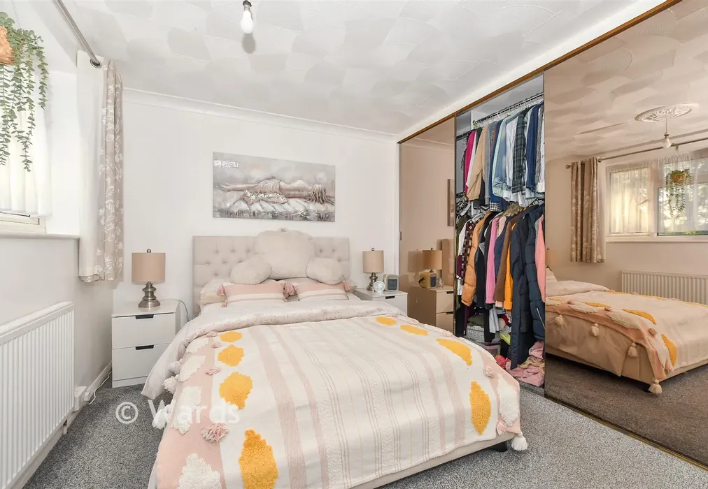 Bedroom 1 - Boxley, Ashford, Kent - Wards of Kent