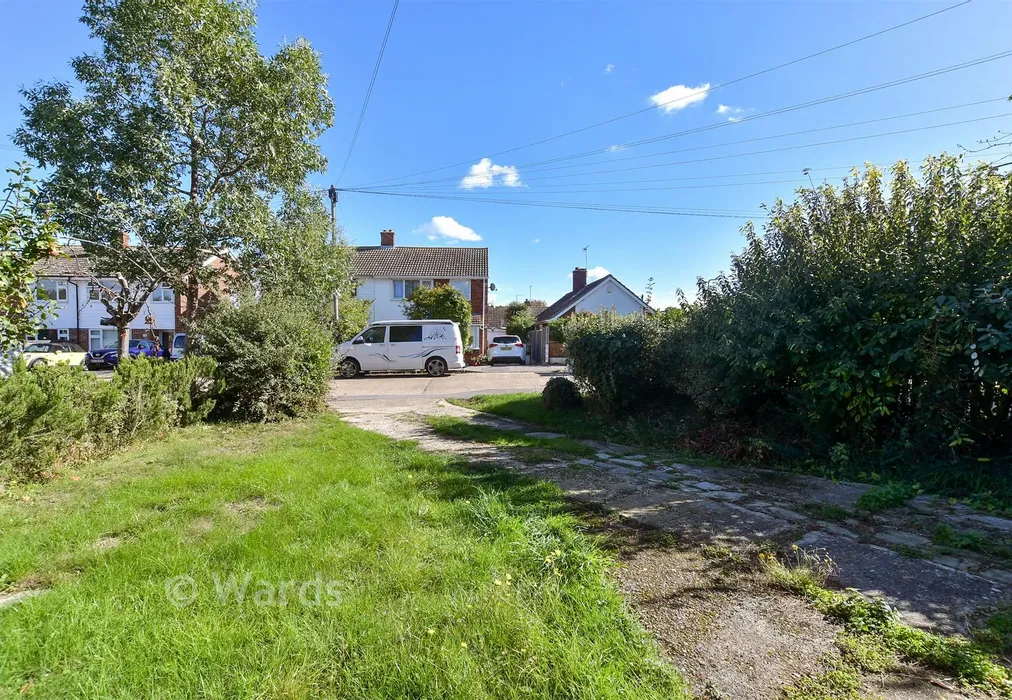 Front Garden - Fletcher Road, Whitstable, Kent - Wards of Kent
