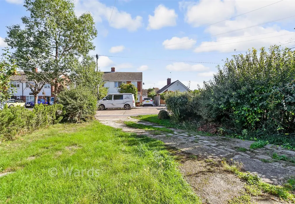 Front Garden - Fletcher Road, Whitstable, Kent - Wards of Kent
