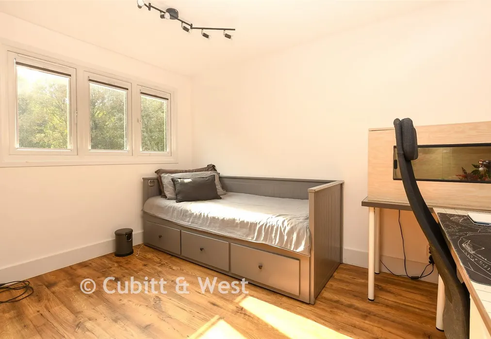 Bedroom 2 - Argus Walk, Bewbush, Crawley, West Sussex - Wards of Kent