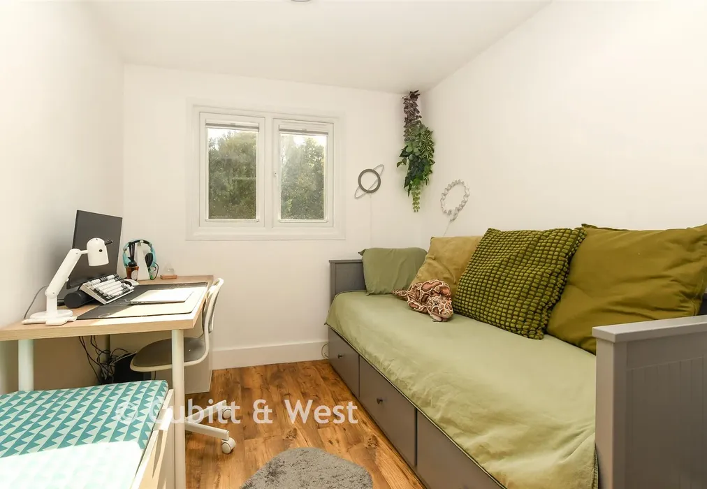 Bedroom 3 - Argus Walk, Bewbush, Crawley, West Sussex - Wards of Kent