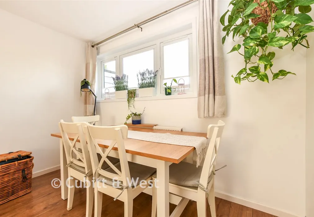 Lounge/Diner - Argus Walk, Bewbush, Crawley, West Sussex - Wards of Kent