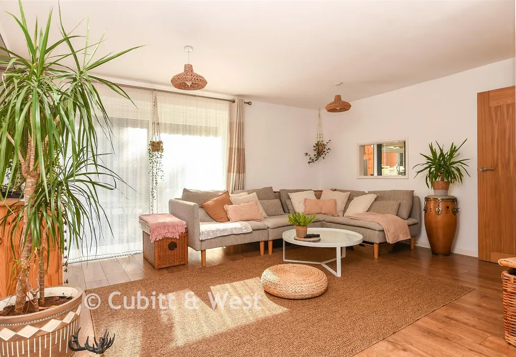 Lounge/Diner - Argus Walk, Bewbush, Crawley, West Sussex - Wards of Kent