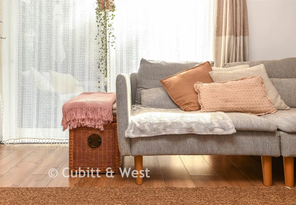 Internal Lifestyle Photograph - Argus Walk, Bewbush, Crawley, West Sussex - Wards of Kent