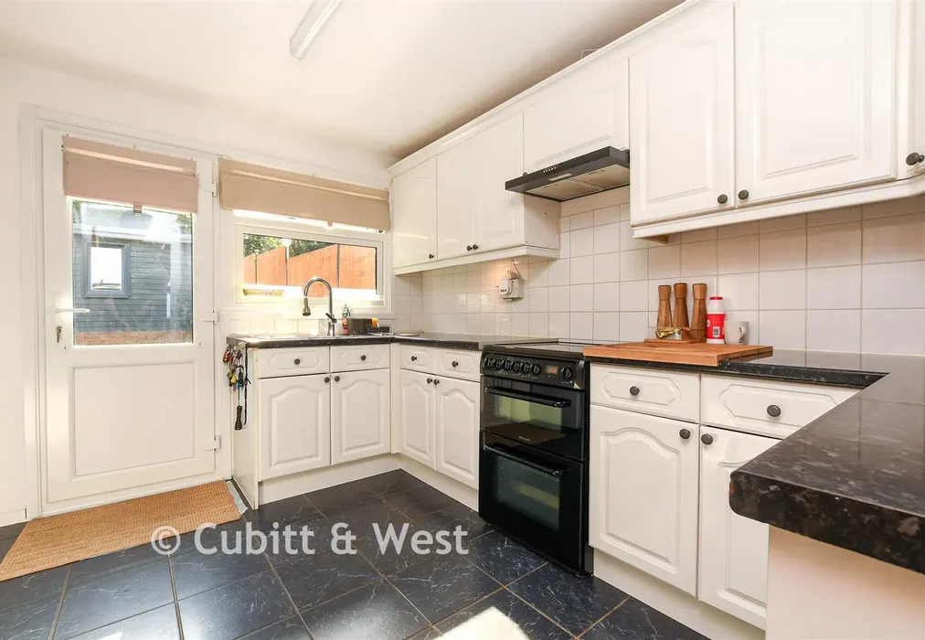 Kitchen - Argus Walk, Bewbush, Crawley, West Sussex - Wards of Kent