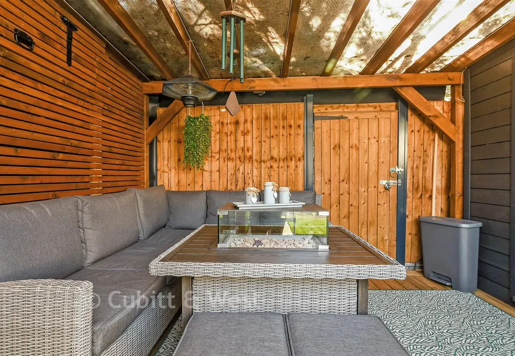 Workshop/Outbuildings - Argus Walk, Bewbush, Crawley, West Sussex - Wards of Kent