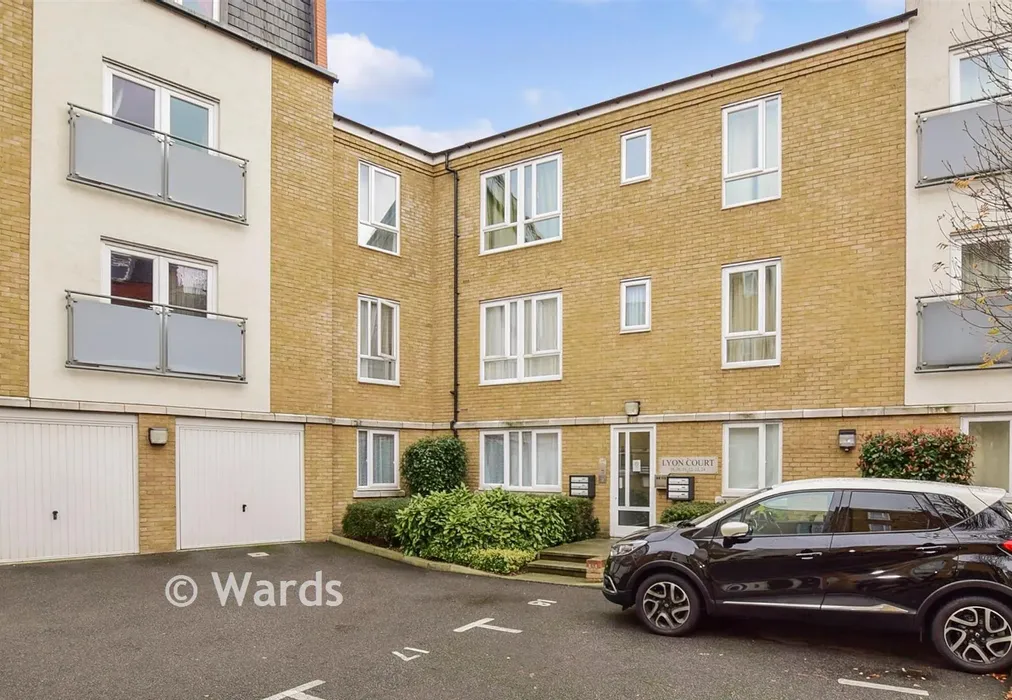 Bedroom 2 - High Street, Rochester, Kent - Wards of Kent