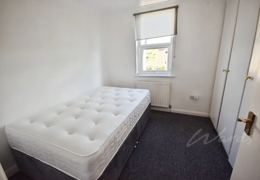 evorg bedroom - Grove Road Chatham ME4 - Wards of Kent